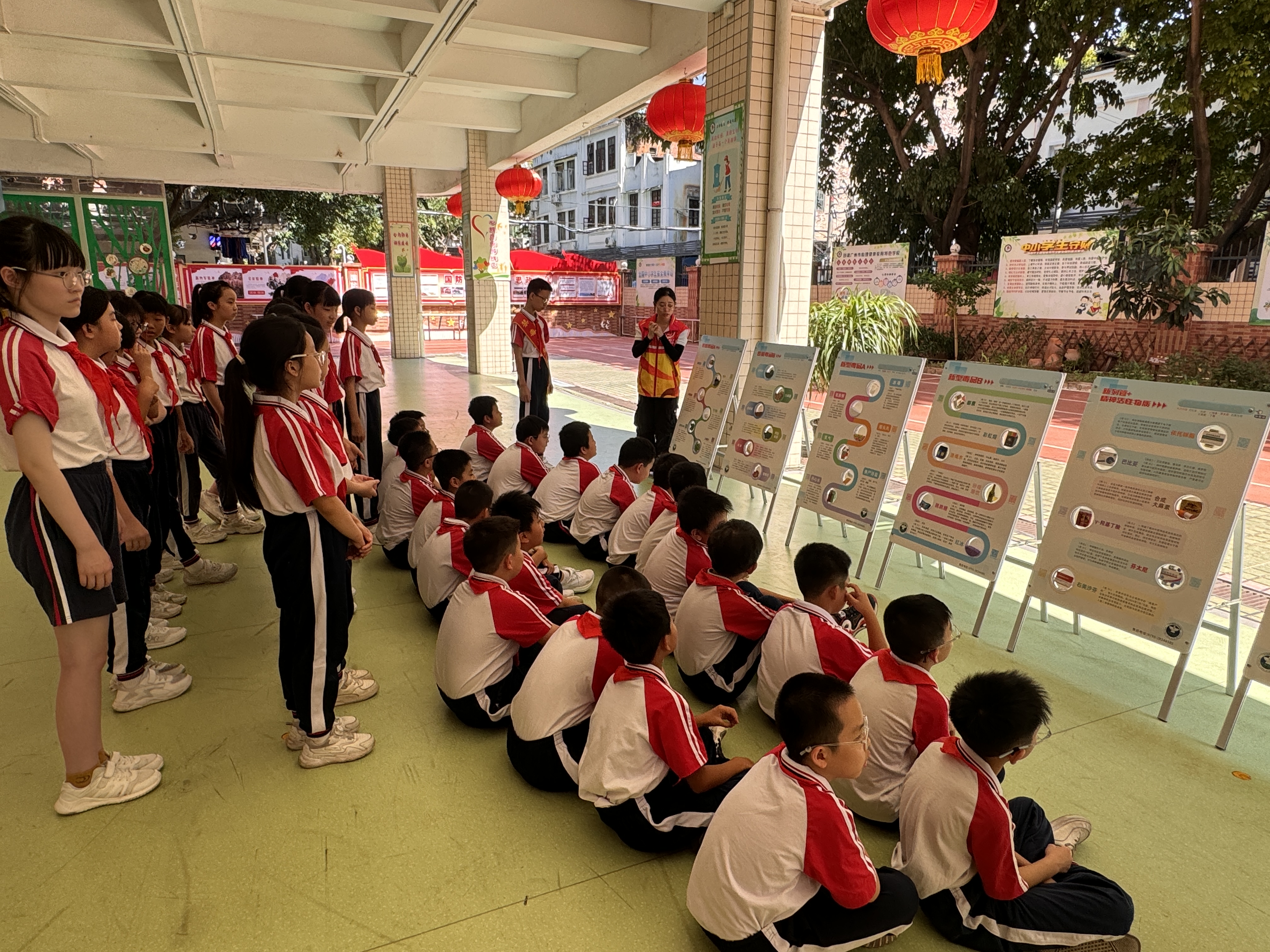 心明爱越秀禁毒社工讲解毒品知识.jpg