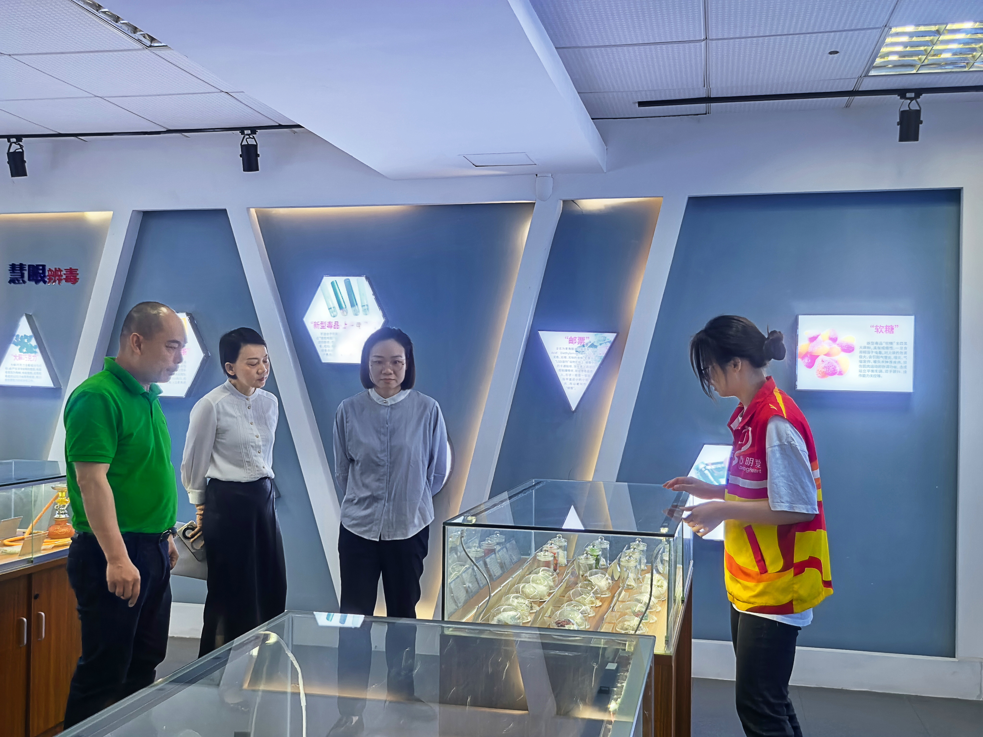 图片 2-1.jpg 图片 2-1.jpg